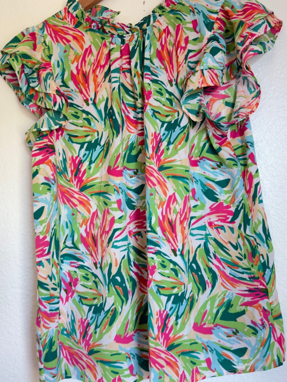 Women’s 'Vibrant Floral Flutter Sleeve Top - Multicolor Size M